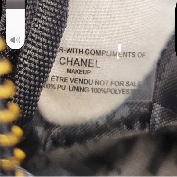 CHANEL GWP Set Denim Crossbody Bag, Dust Bag AND Chanel Card Pack NWT NIP 🔥 - Picture 3 of 15